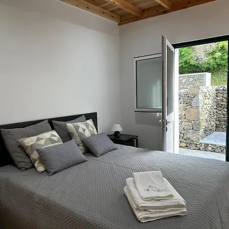 Adega Do Cachalote Ferienhaus *