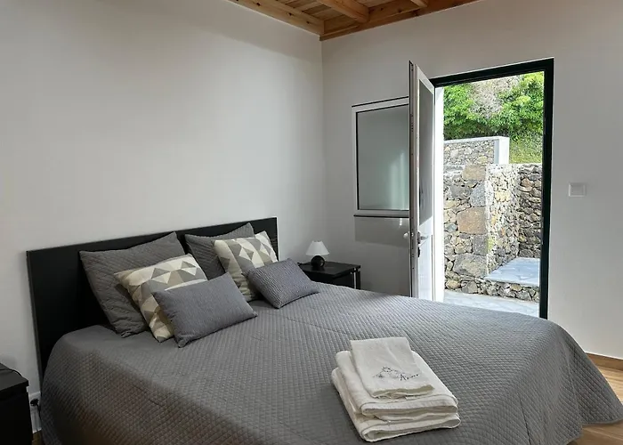 Adega Do Cachalote Ferienhaus *