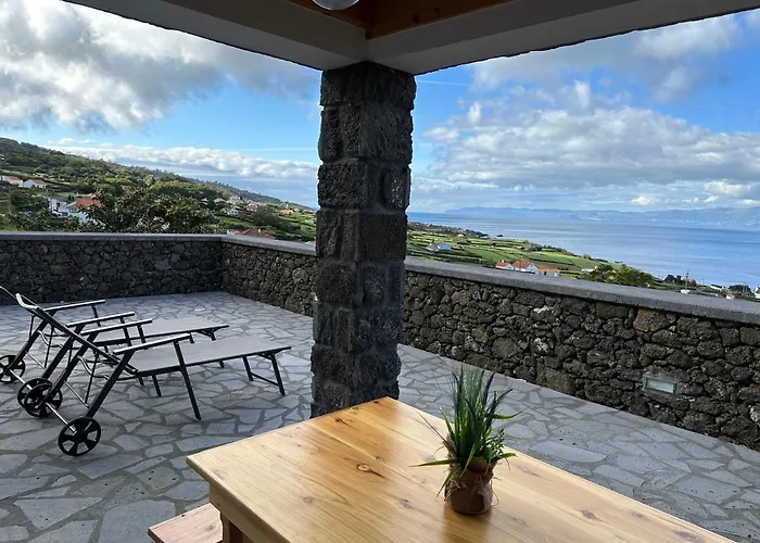 Adega Do Cachalote Ferienhaus *